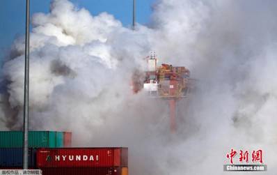 伊朗港口爆炸惨剧：目击者讲述现场震撼瞬间