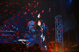 韩红母亲去世，演唱会照常举办背后的深意