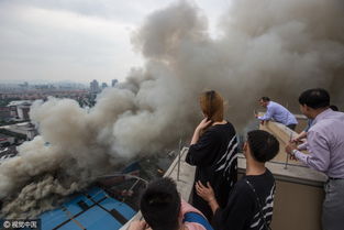 伊朗港口爆炸事故：大火延烧，调查困难的真相大揭秘