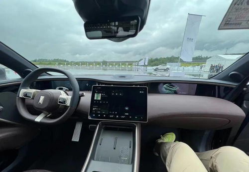 搭载华为智能驾驶系统的汽车