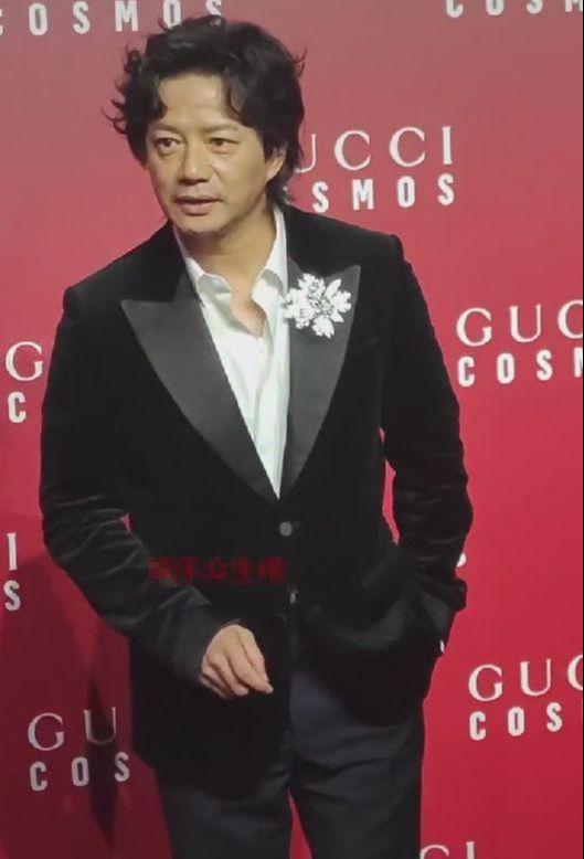 段奕宏在红毯上的造型