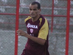 里瓦尔多来中国寻找传人：足球传奇的传承之旅