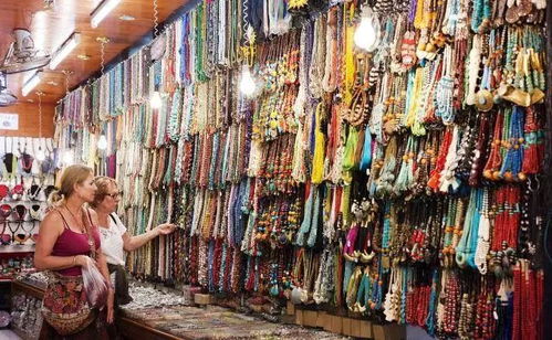 第一批00后厂二代如何硬刚关税风暴