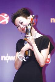 惠英红接受媒体采访