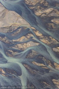 在美学活动中，我们如何体验联想的价值