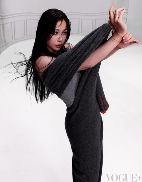 虞书欣让刘诗诗看看她：从美瞳到新剧，她的热度为何居高不下？