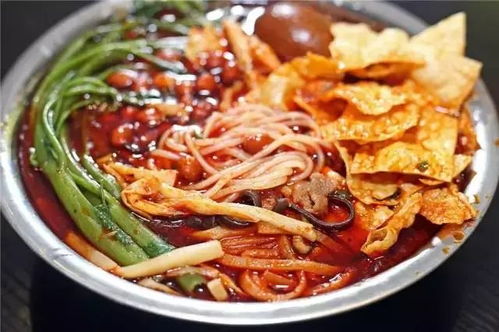 一碗热气腾腾的螺蛳粉闷大米饭