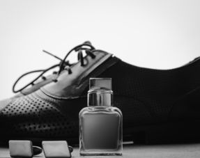 夏日狐臭尴尬难消？别瞎试偏方了，用对止汗露才是真的香