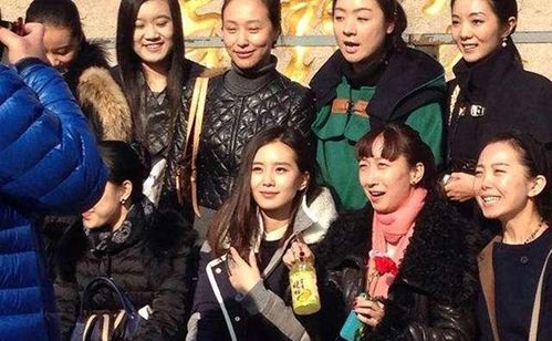 刘诗诗与朋友聚餐