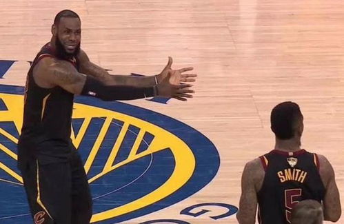 安东尼·史密斯赛后与家人相拥