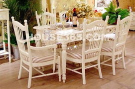 家庭聚餐时的紧张气氛