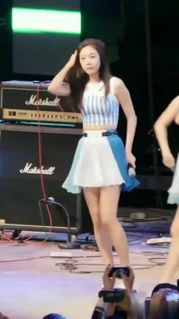 姐姐们在舞台上尽情展现风采