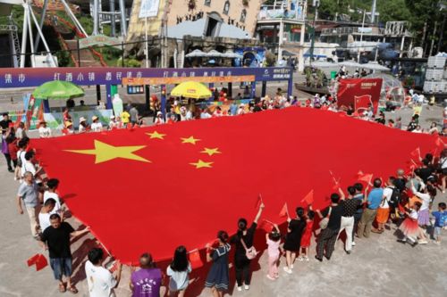 游客在中国景点合影