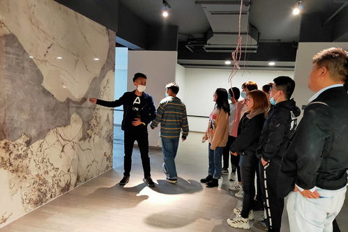 戴欢与团队成员在设计实训班的合影