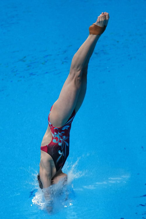 全红婵完美入水无水花瞬间