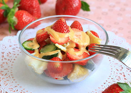 水果沙拉与饮品