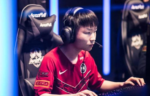 TT与BLG战队选手赛场紧张神情特写