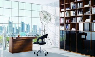 专注工作的场景