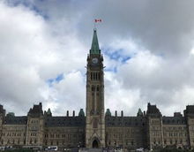 加拿大自由党胜选却无法单独组阁：大选背后的故事