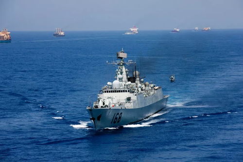 红海航行中的中国商船队列