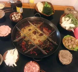 熊猫主题山珍火锅与熊猫馒头