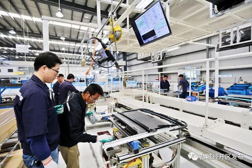 越南工厂生产线忙碌场景<br><p>美国方面已经明确表示,即使产品从其他国家进入美国,只要被认定为中国产业链外迁的产物,同样可能面临加税。这意味着,企业即便迁厂,也难以真正逃脱“关税陷阱”。</p><br><h2>五、未来展望:中美贸易路在何方?</h2><br><p>目前来看,中美之间的关税博弈仍在继续。虽然有分析认为美国可能在未来采取“区别性暂停”策略,但从历史经验看,这种短期调整往往只是缓兵之计,难以从根本上解决问题。</p><br><p>专家指出,真正的出路在于回归多边机制、推动对话与合作。只有建立在互信互利基础上的贸易关系,才能实现可持续发展。</p><br><blockquote style=