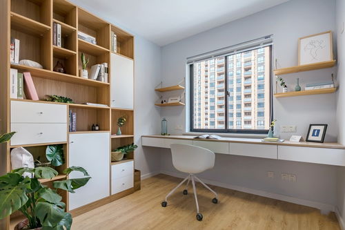 书桌上摆放的大侦探拾光卡册