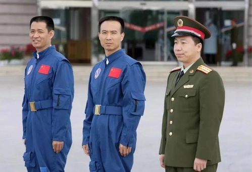 神舟十九号全体航天员合影