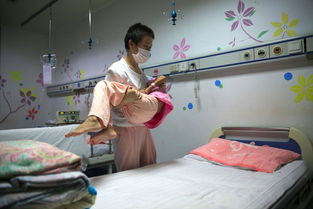 女生3个月瘦40斤回家，妈妈看到后瞬间破防：心疼到落泪