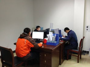 上班族在节后第一天回到办公室