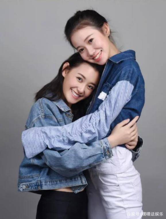 蒋依依姐姐照片