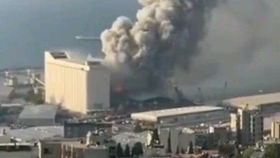 俄罗斯出动水上飞机支援伊朗扑灭港口大火，多方联动展开紧急救援