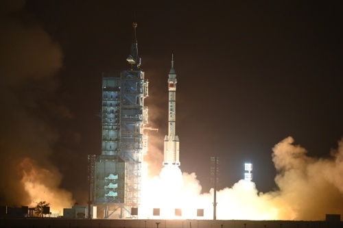 中国航天员回地球过五一：神舟十九号乘组凯旋时刻揭秘