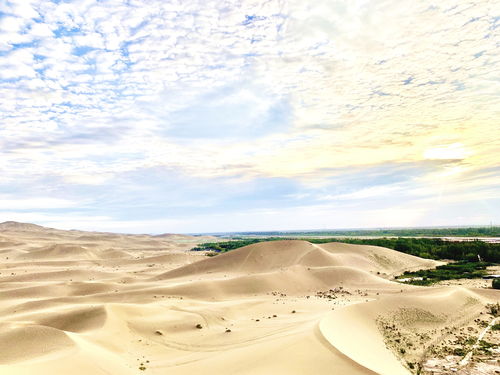 沙漠风光下的旅行妆容示范图