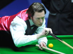 奥沙利文专注击球瞬间