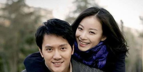 赵丽颖与秦俊杰红毯同框图