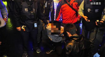 男子被警方抓捕现场图