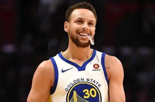 库里与阿门场上互动