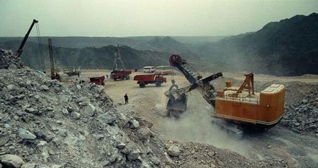 稀土矿开采现场