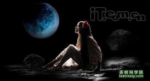 一个人坐在窗前沉思