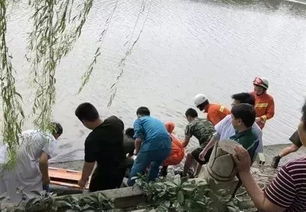 苏邵高奋不顾身跳入江中救人
