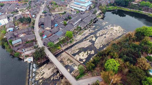 男子拼接视频造谣发生山火被拘留，真相揭露后网友纷纷谴责