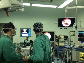 医生团队开展手术场景