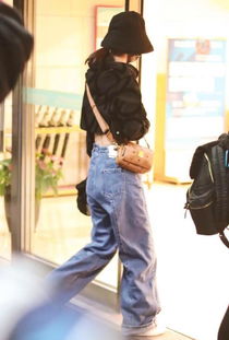 赵丽颖短发杀青照脸好小，真实感爆棚引热议