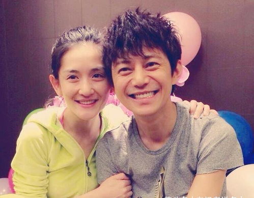 谢娜与何炅合影