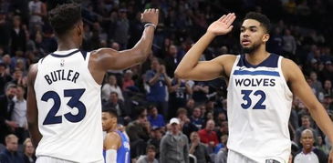 森林狼庆祝胜利