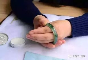 手镯调包事件现场图