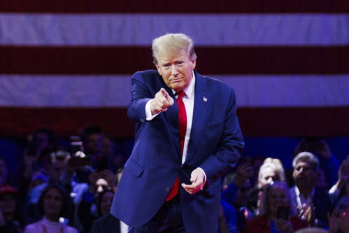 特朗普欢送会上力挺马斯克，背后真相耐人寻味？