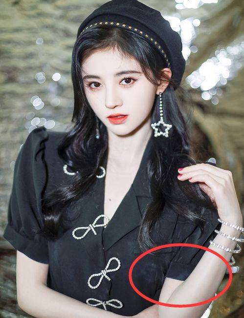 鞠婧祎刘诗诗合影笑容灿烂<div style=