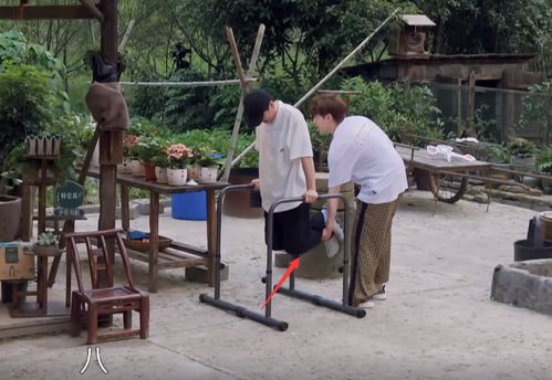 彭昱畅健身房训练照